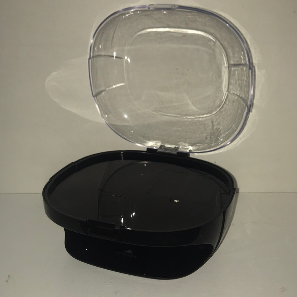 Nail dryer
